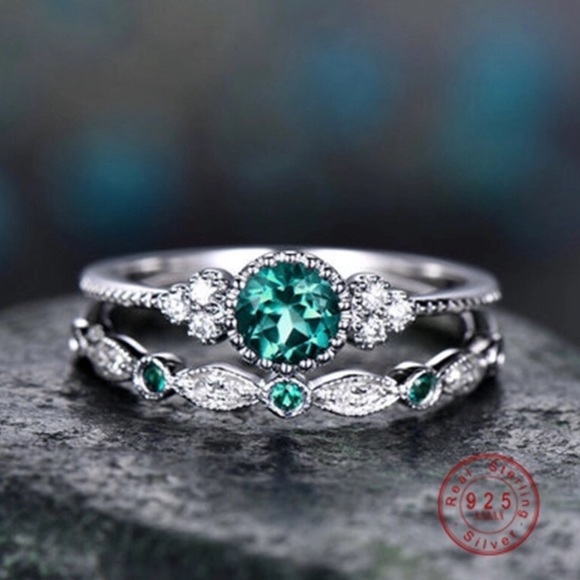 Luxury 2 pcs/set Emerald Ring - Picture 2 of 4